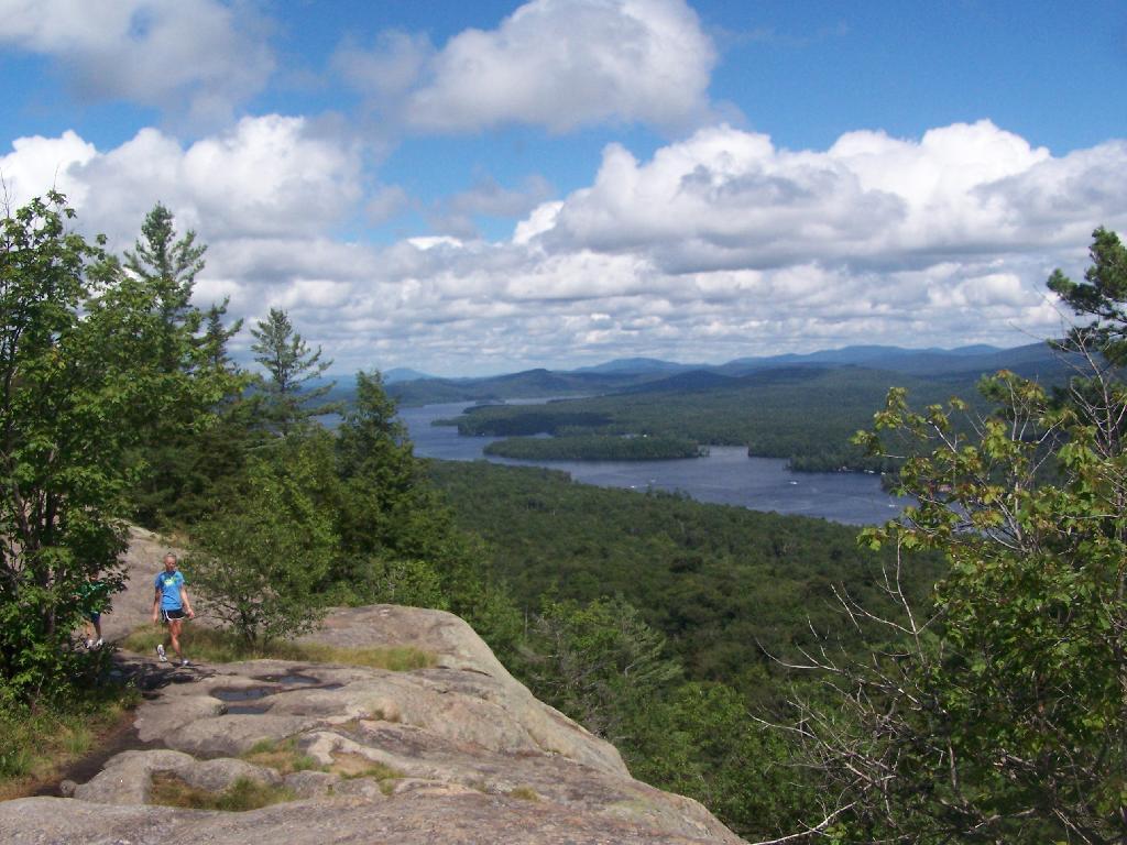 Hikers Enjoy the Purty Lake