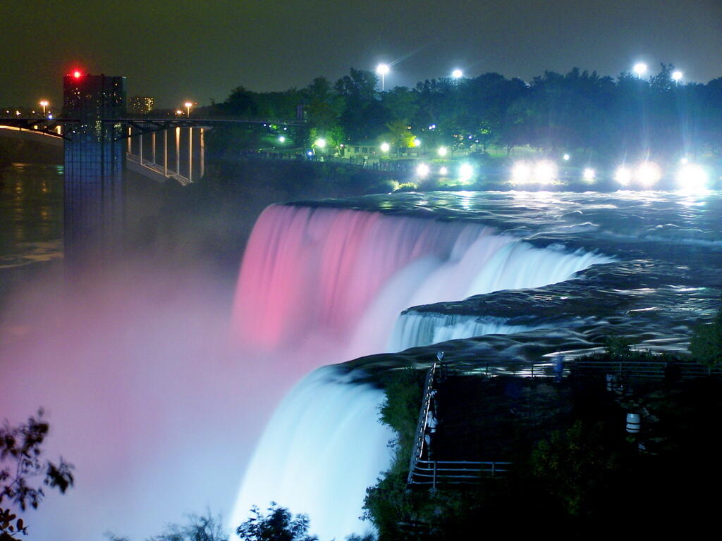 Photo: Red Falls