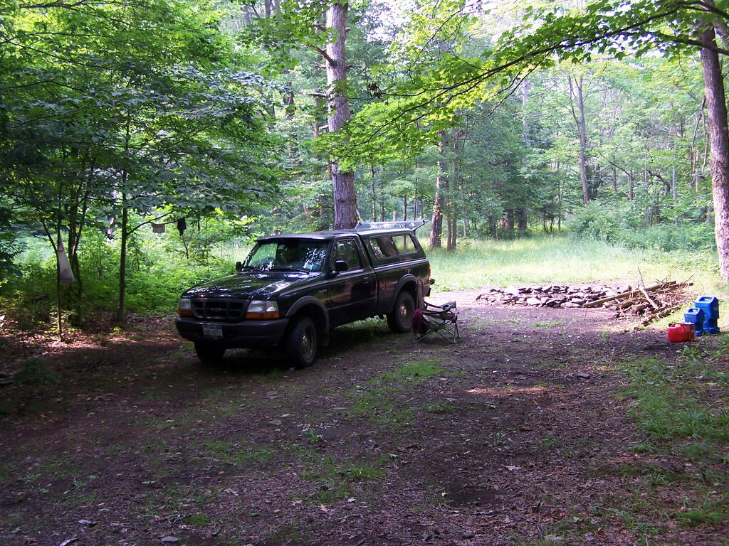 Photo: Camping in Pickup