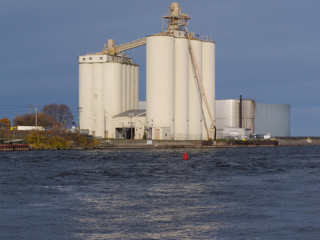 Photo: LaFarge Cement Silos