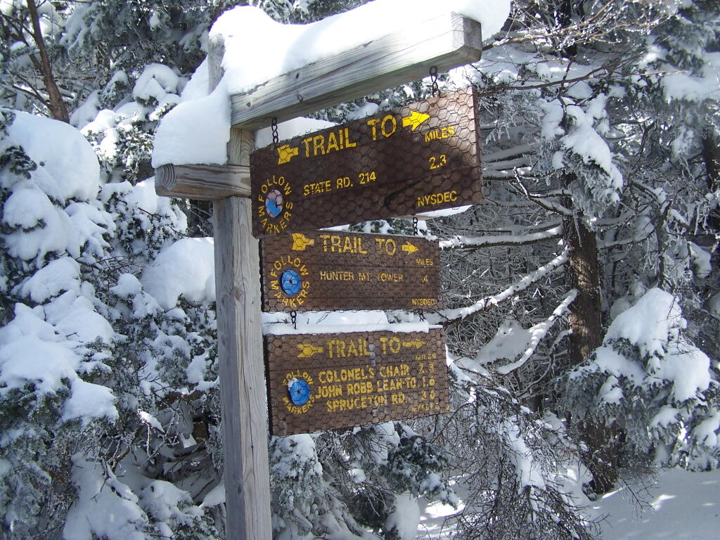 Photo: Signs at Hunter Mountain Overlook