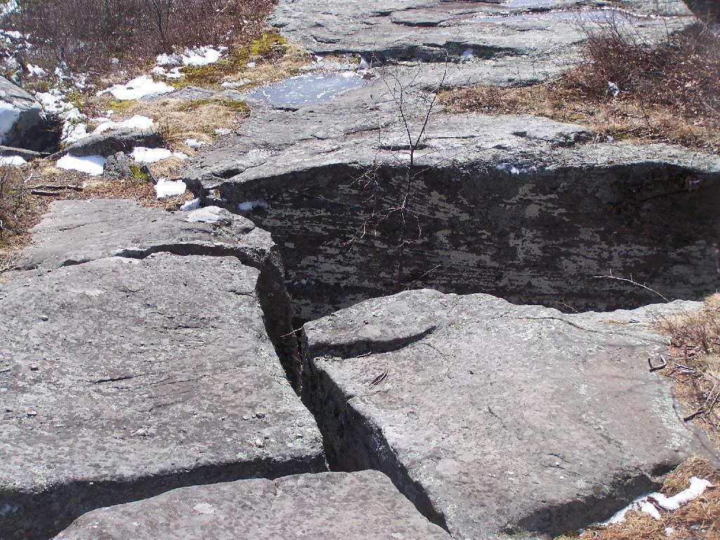 Photo: Cracks in Sunset Rock