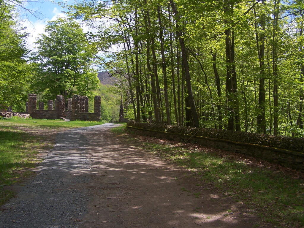 Photo: Coykendall Lodge Ruins