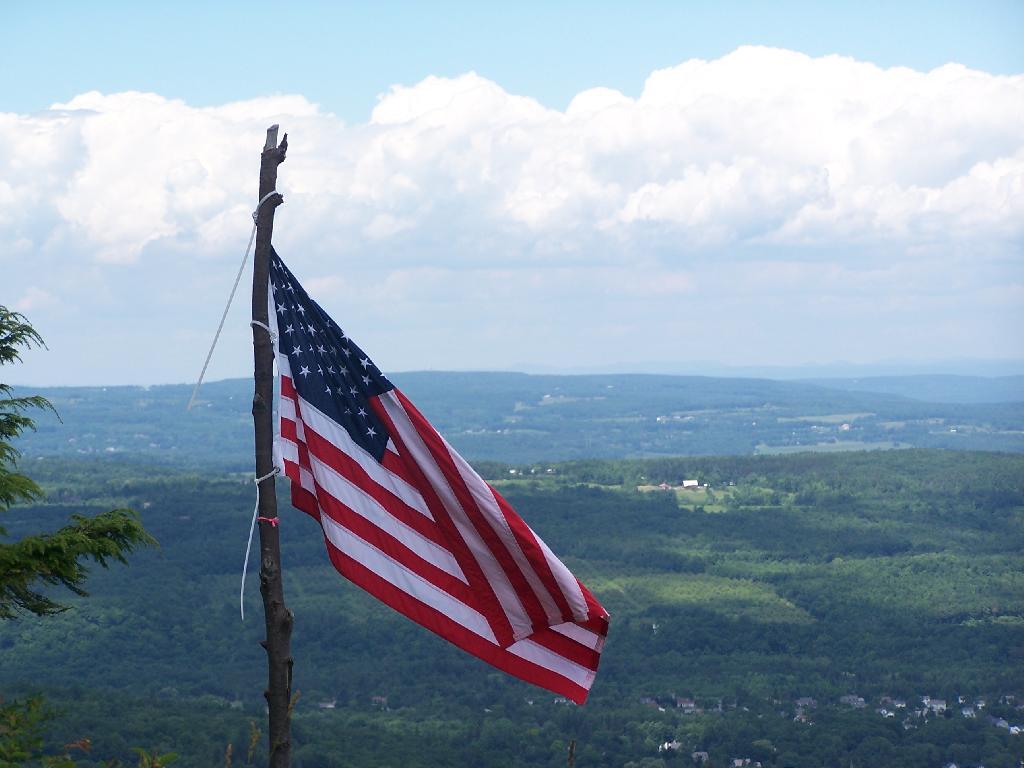 Photo: Flag on Hang Gliders Cliff