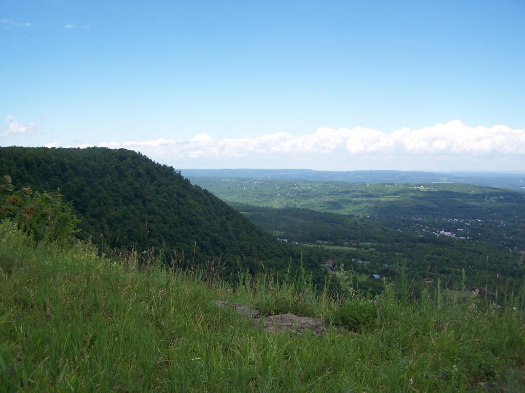 Photo: Escarpment from Hang Gliders Cliff