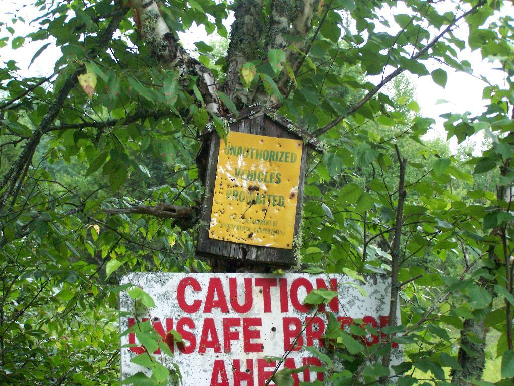 Photo: Unsafe Bridge Ahead