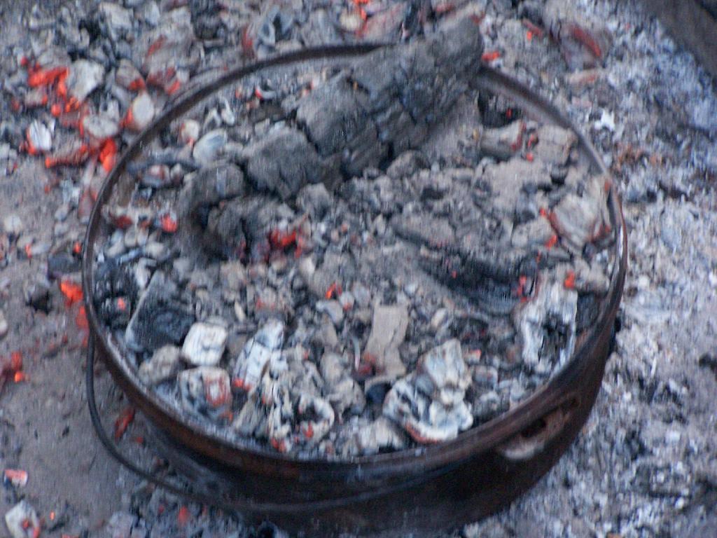 Photo: Cooking in the Dutch Oven