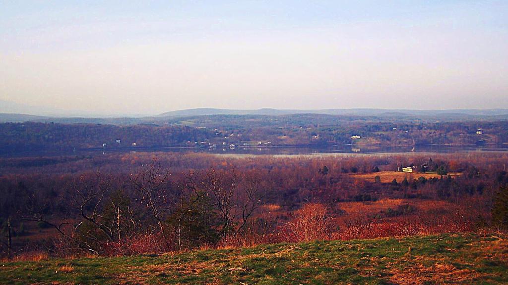 Photo: North Along the Hudson Photo: North Along the Hudson