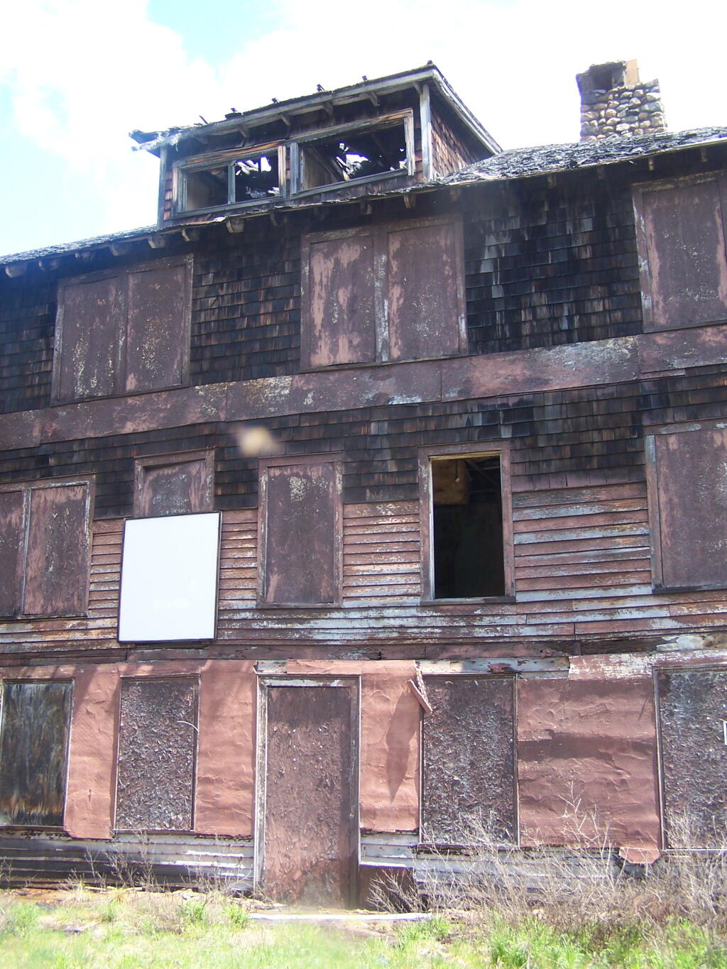 Photo: Abandoned Aiden Lair Hotel