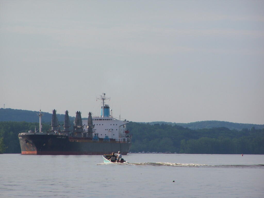 Photo: Tanker Ship Coming Down The Hudson