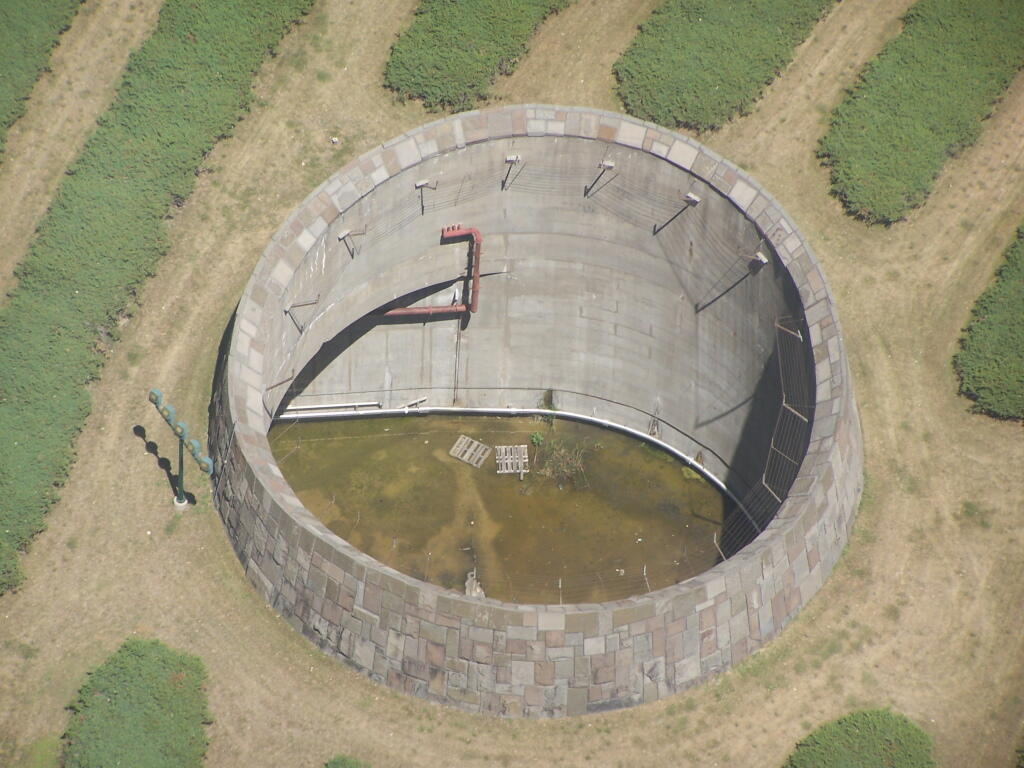Photo: Plaza Exhaust Port Photo: Plaza Exhaust Port