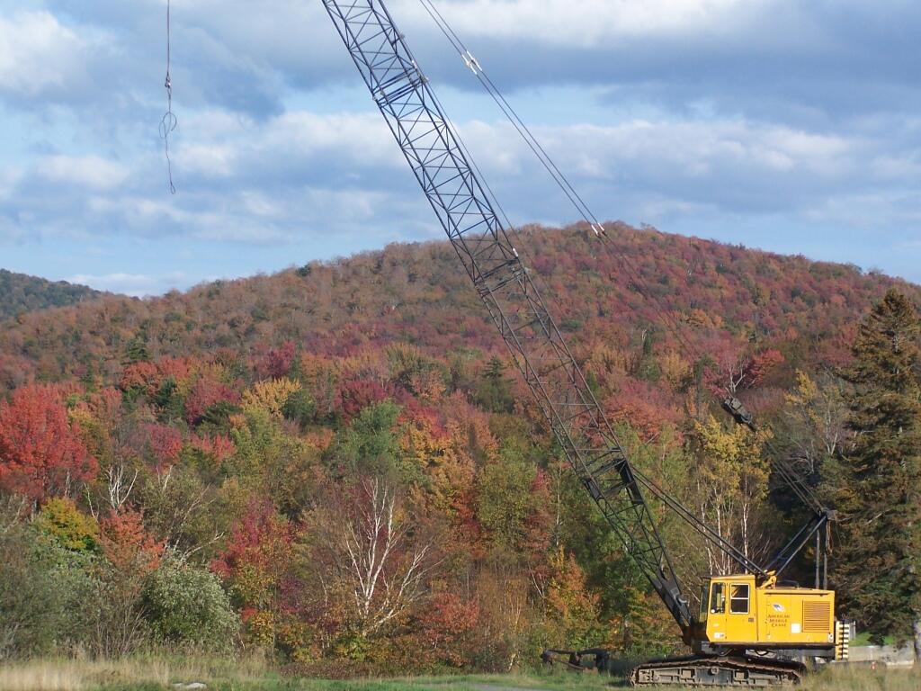 Photo: Big Crane Used to Fix the Wakely Dam Photo: Big Crane Used to Fix the Wakely Dam