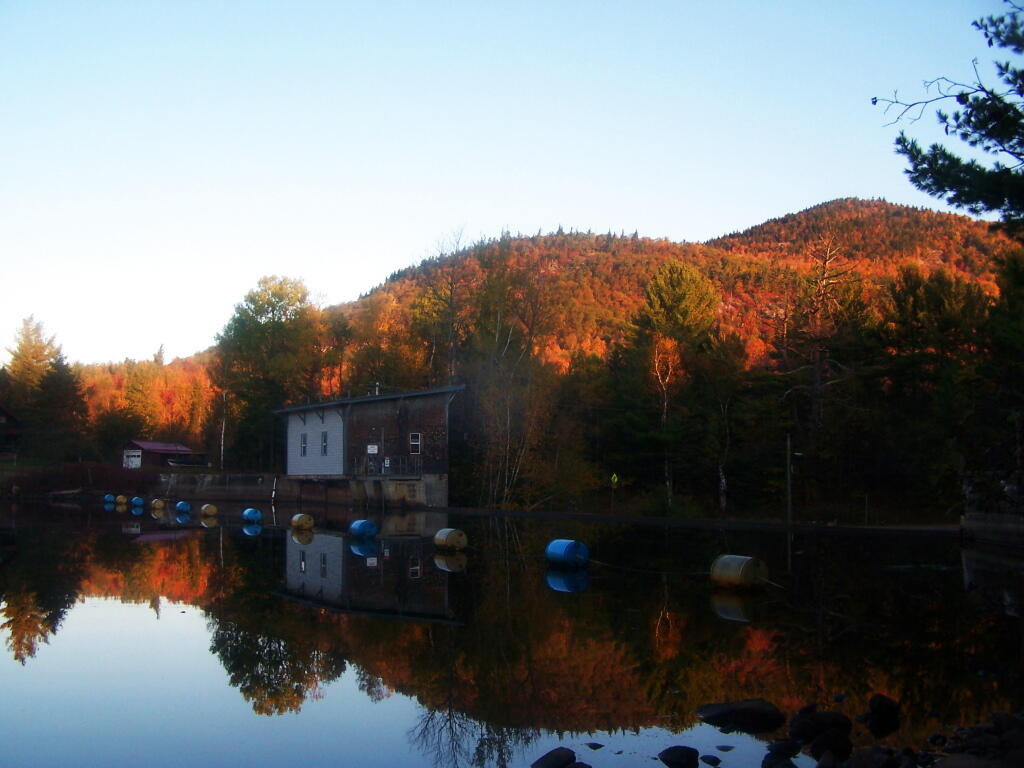 Photo: Duncan Mountain and the Dam Photo: Duncan Mountain and the Dam