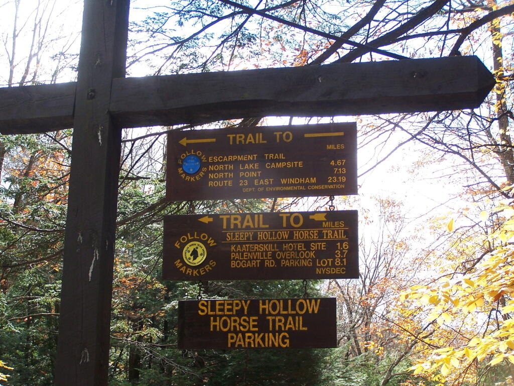 Photo: Scutt Road / Sleepy Hollow Horse Trail Parking