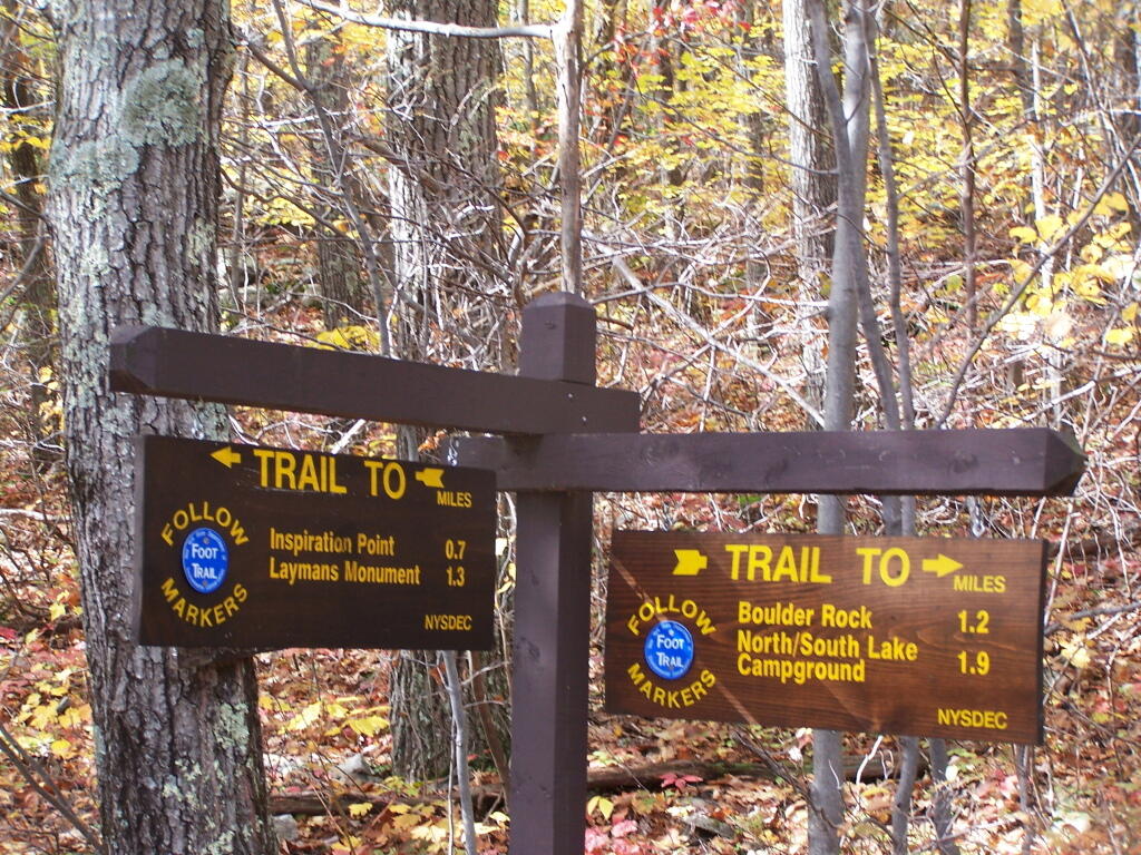 Photo: Inspiration Point and Laymans Monument Signs