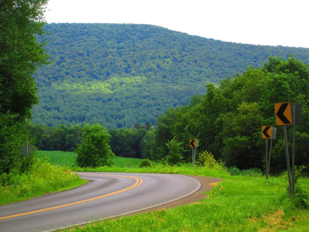Photo: Bend along the road Photo: Bend along the road