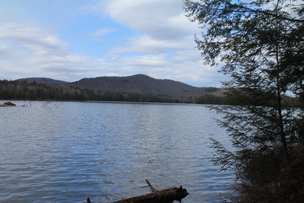 Photo: New Lake Mountain