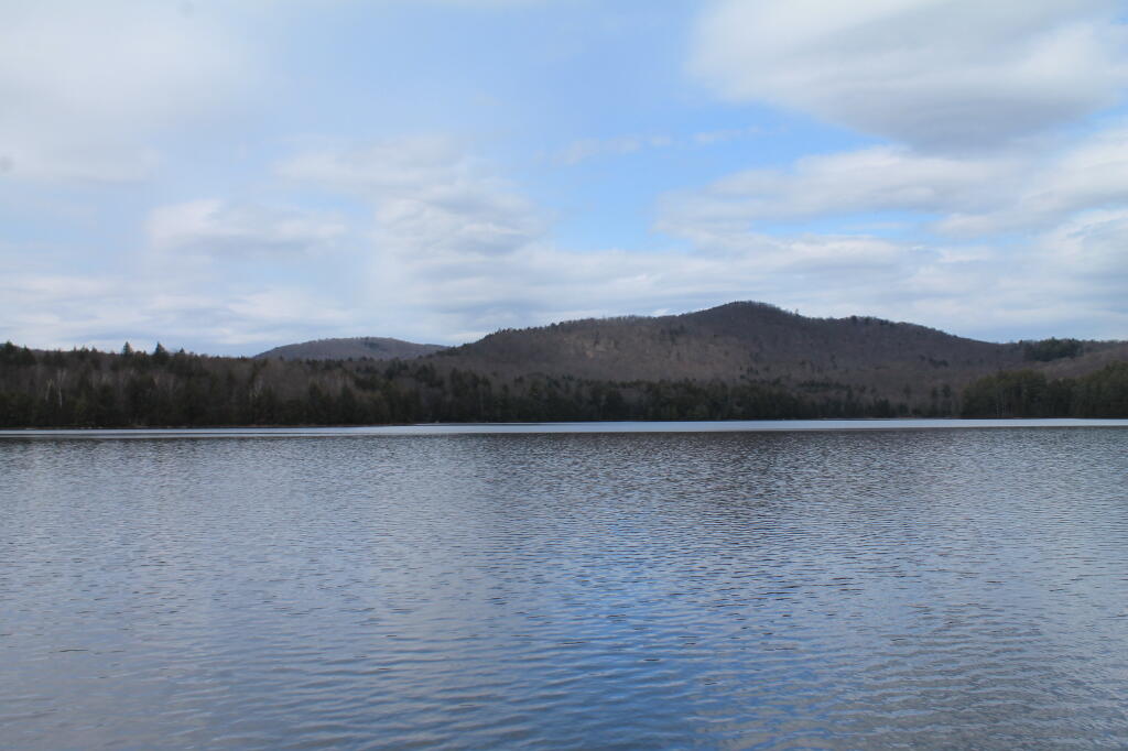 Photo: New Lake Mountain