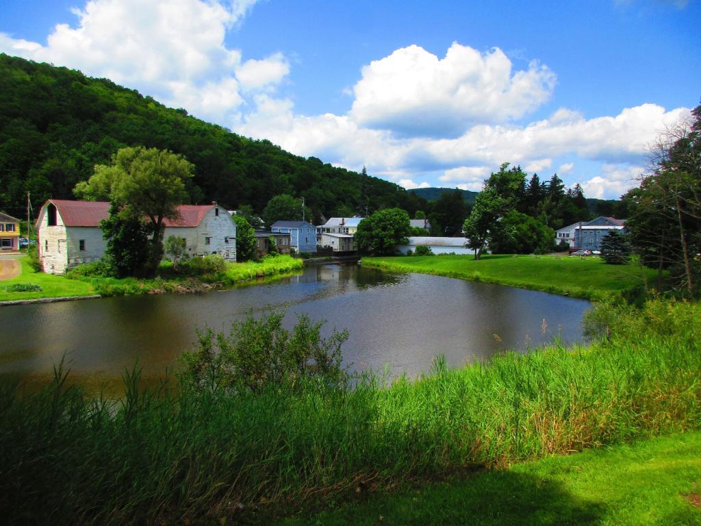 Photo: Hobart Pond