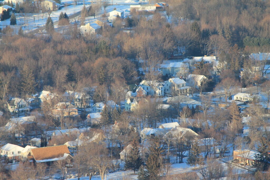 Photo: Houses in Altamont Photo: Houses in Altamont