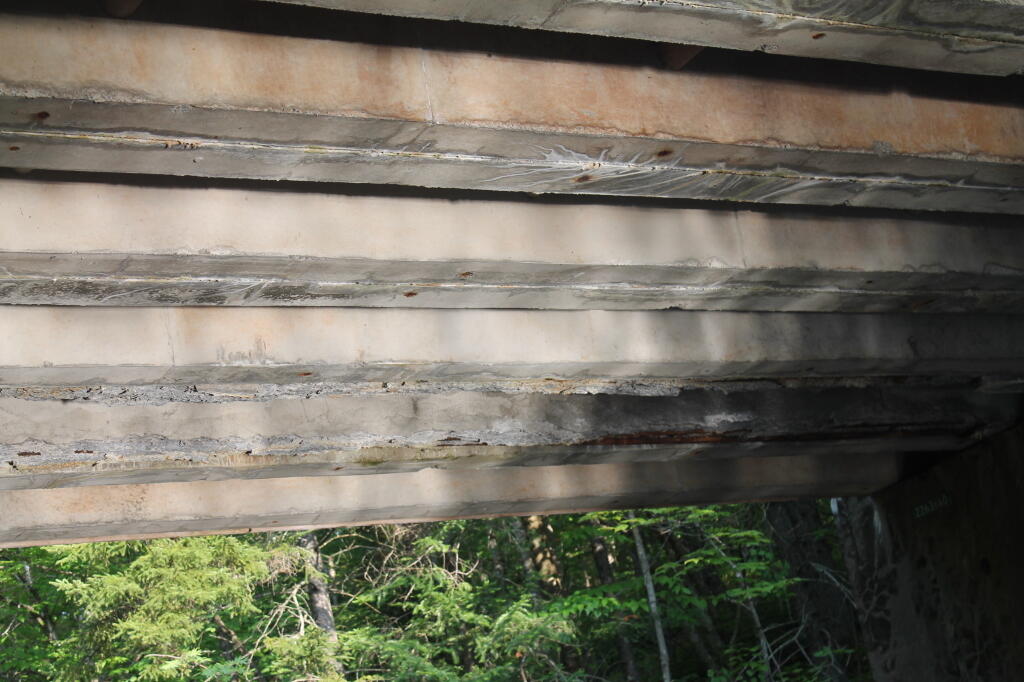 Photo: Bridge Beam Detoriation