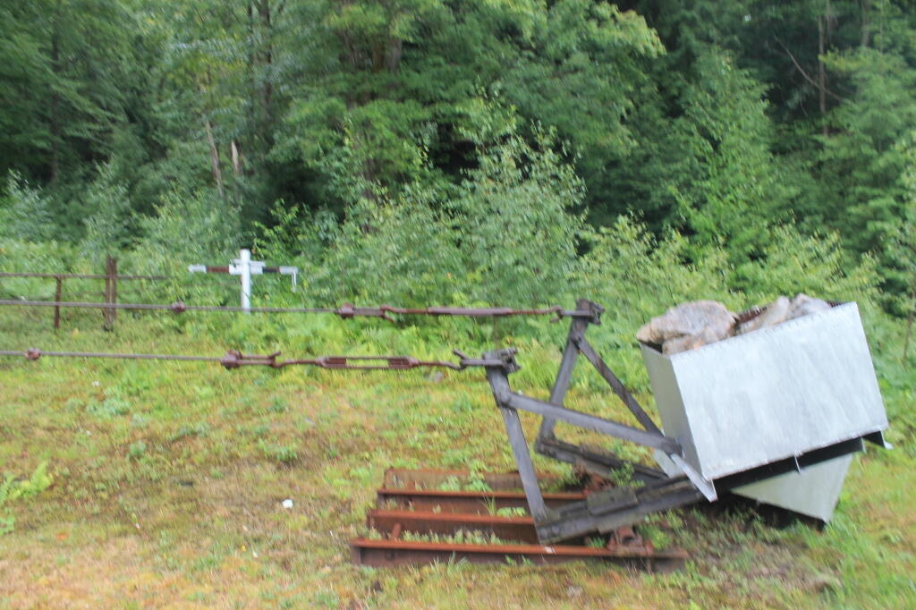 Photo: Counterweights Photo: Counterweights