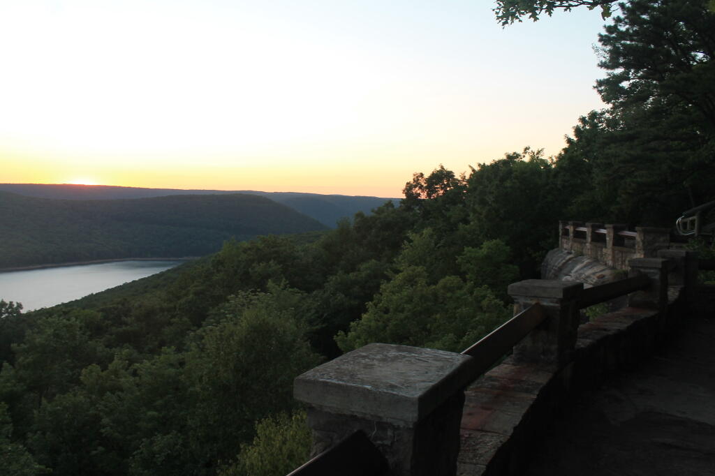 Photo: Rim Rock Photo: Rim Rock