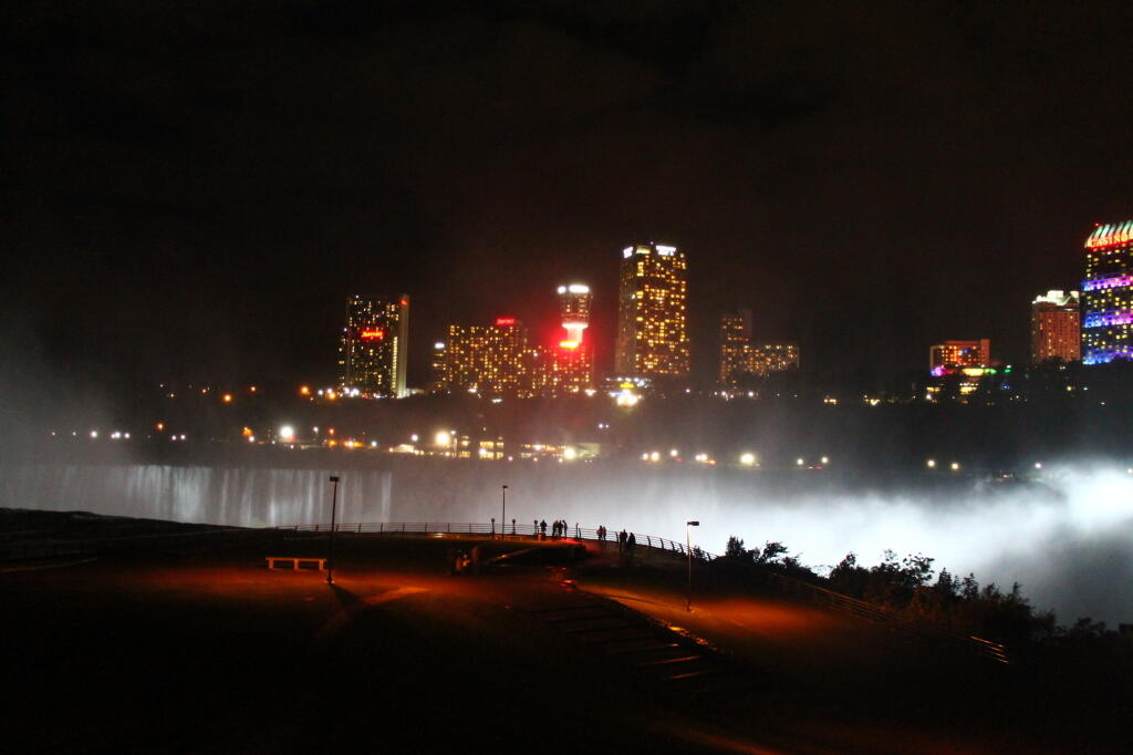 Photo: Horsehoe Falls at Night