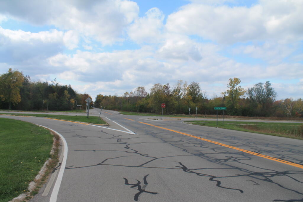 Photo: Beaver Island Parkway Intersection