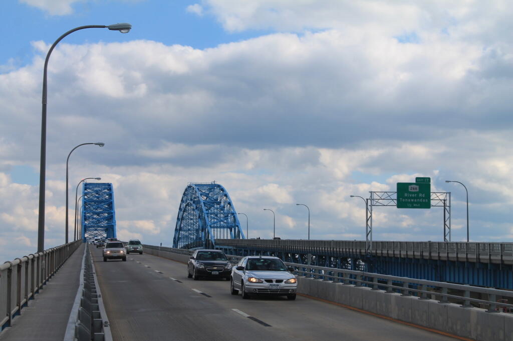 Photo: Traffic on the Bridge