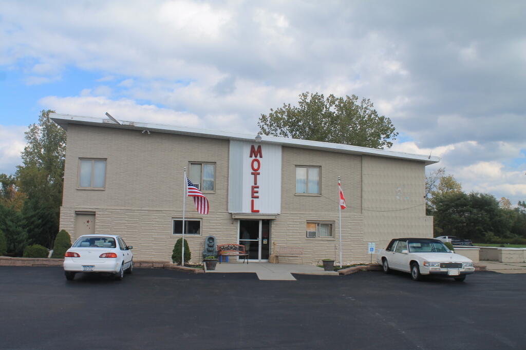Photo: Grand Island Motel