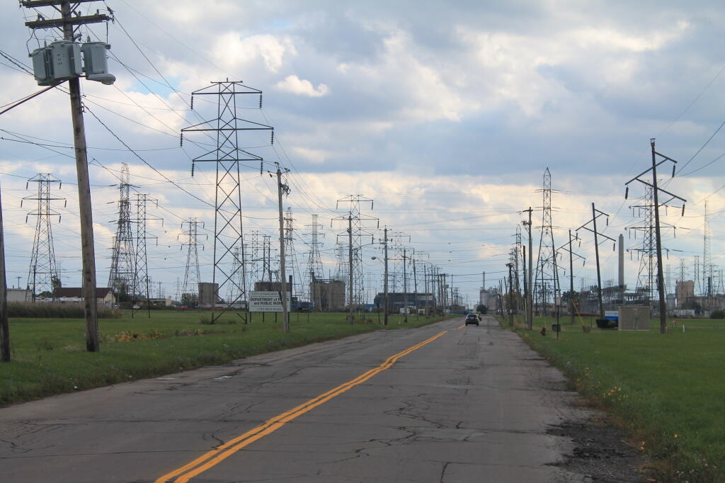 Photo: Power Lines