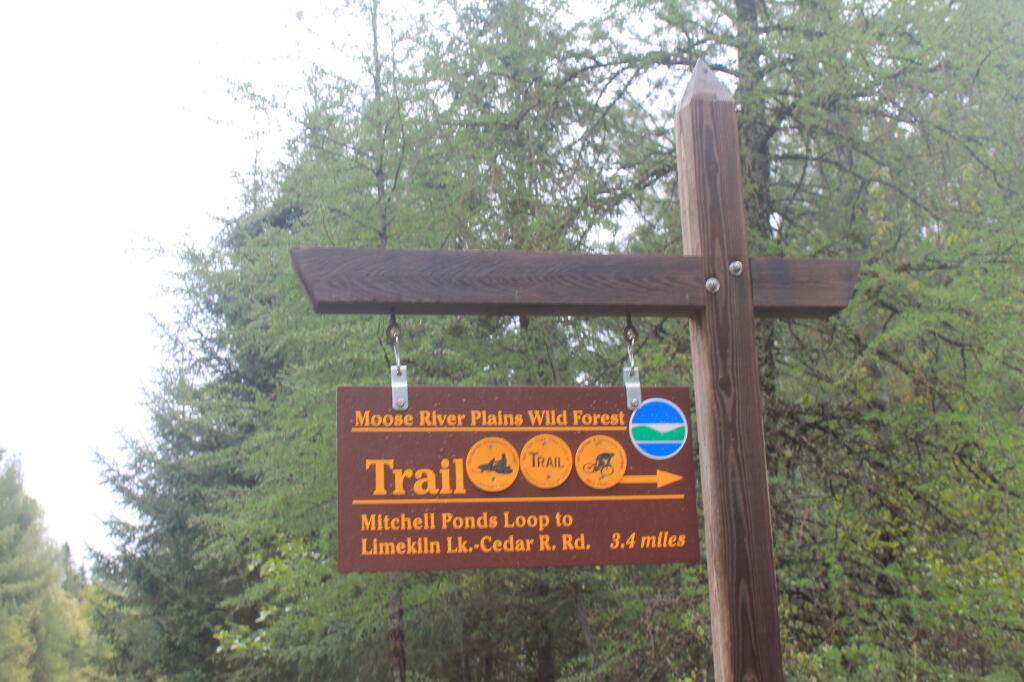 Photo: Despite The Sign, This Isn't a Loop