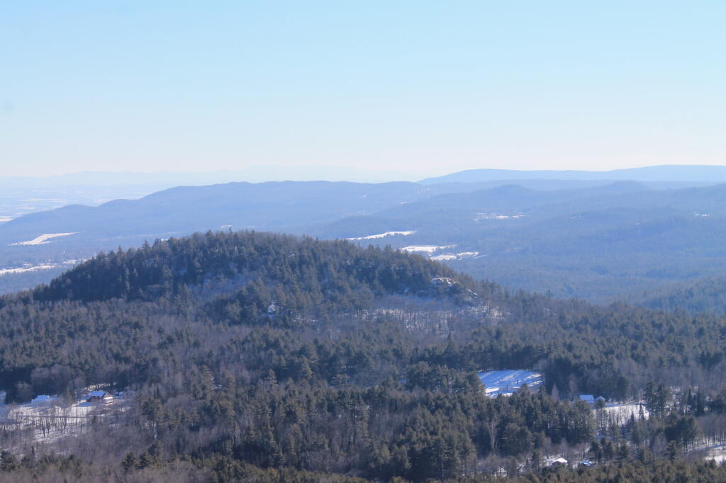 Photo: Mount Tom Photo: Mount Tom