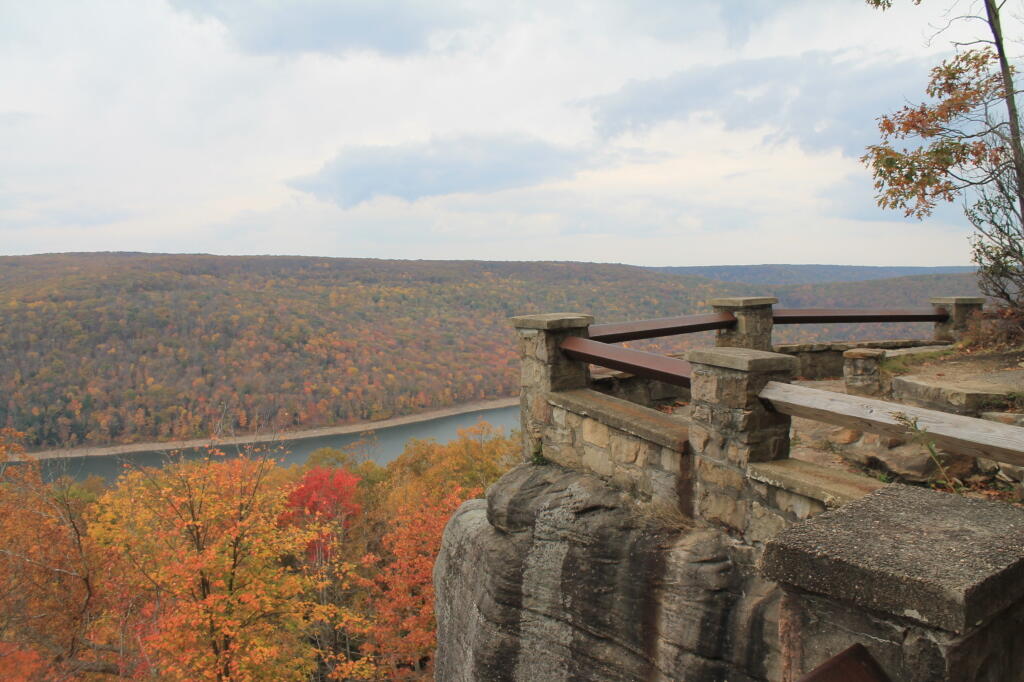 Photo: Rim Rock Rail Photo: Rim Rock Rail
