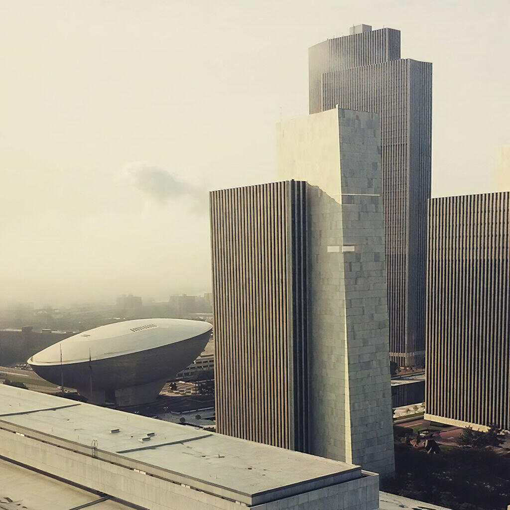 Photo: Fog over the plaza