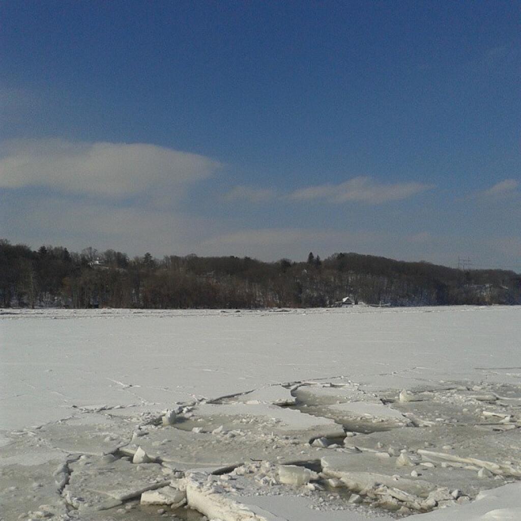 Photo: Hudson River on a warm winter day Photo: Hudson River on a warm winter day