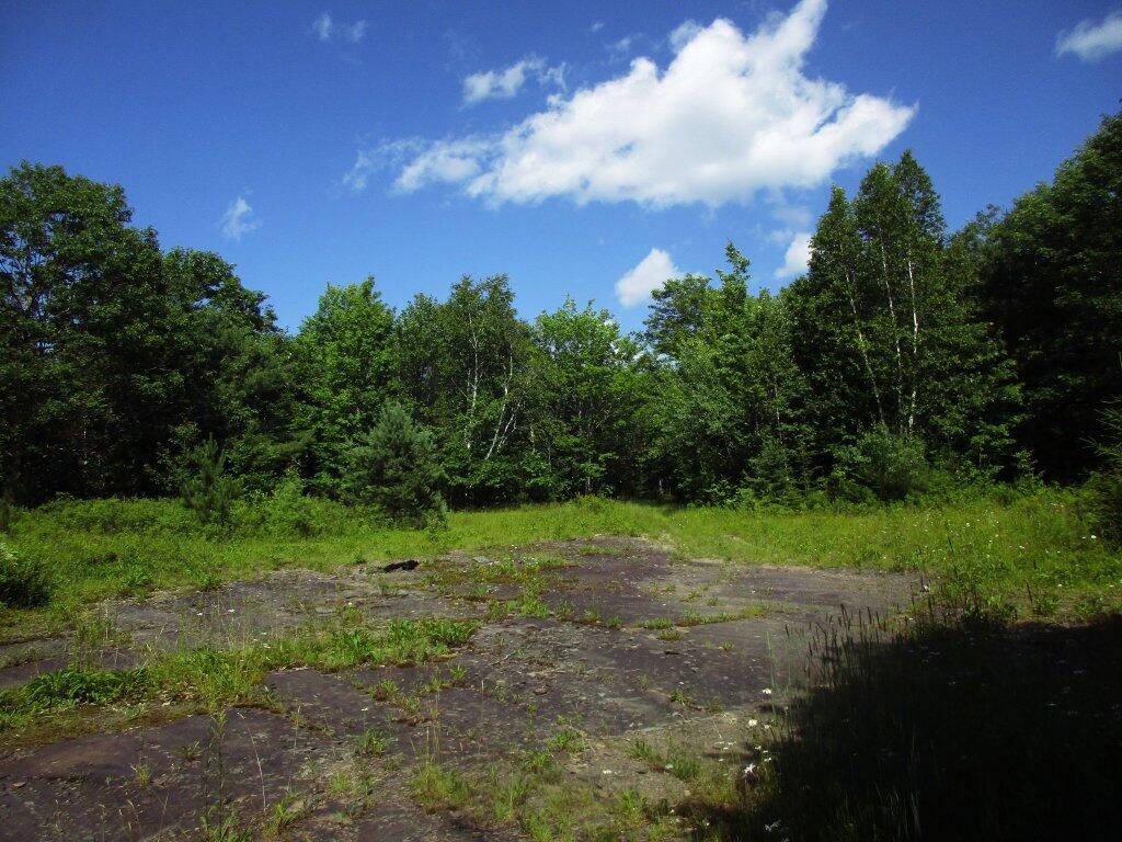 Photo: Rock Outcropping Photo: Rock Outcropping