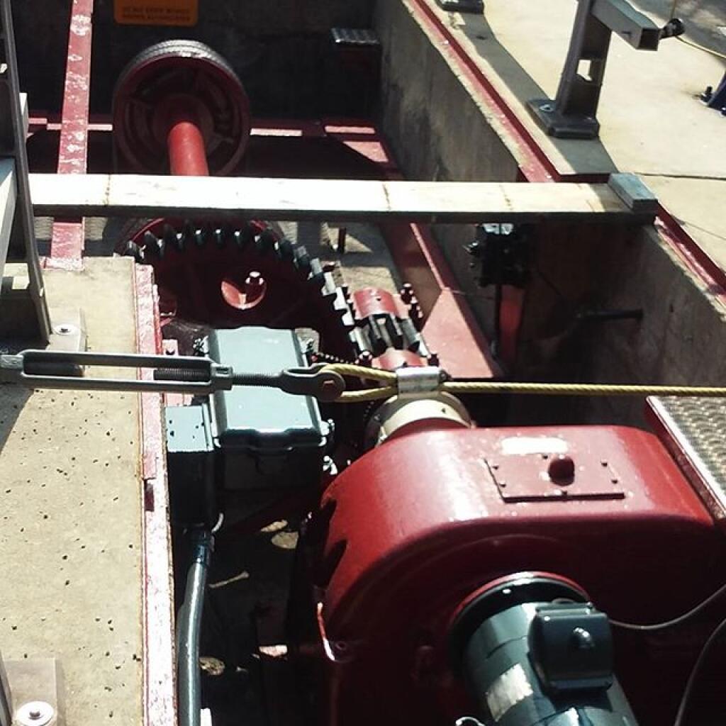 Photo: Lock 17 motors