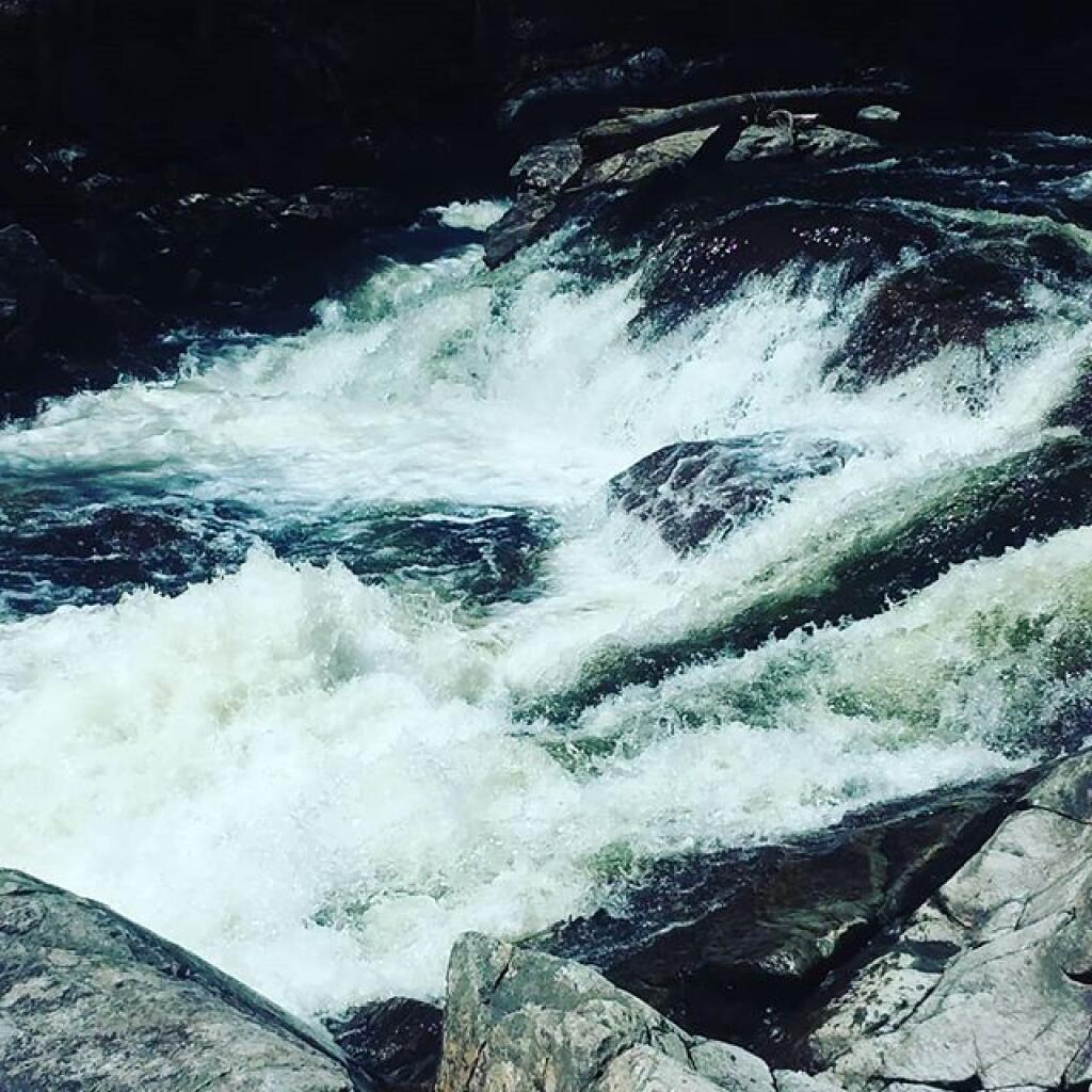 Photo: Assuming a reasonable stream flow it's probably a decent swimming hole Photo: Assuming a reasonable stream flow it's probably a decent swimming hole