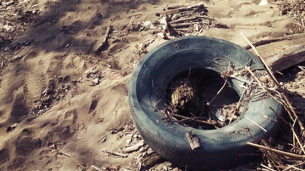 Photo: Dont You Tire Of Litter Like This Along The Hudson River Photo: Dont You Tire Of Litter Like This Along The Hudson River