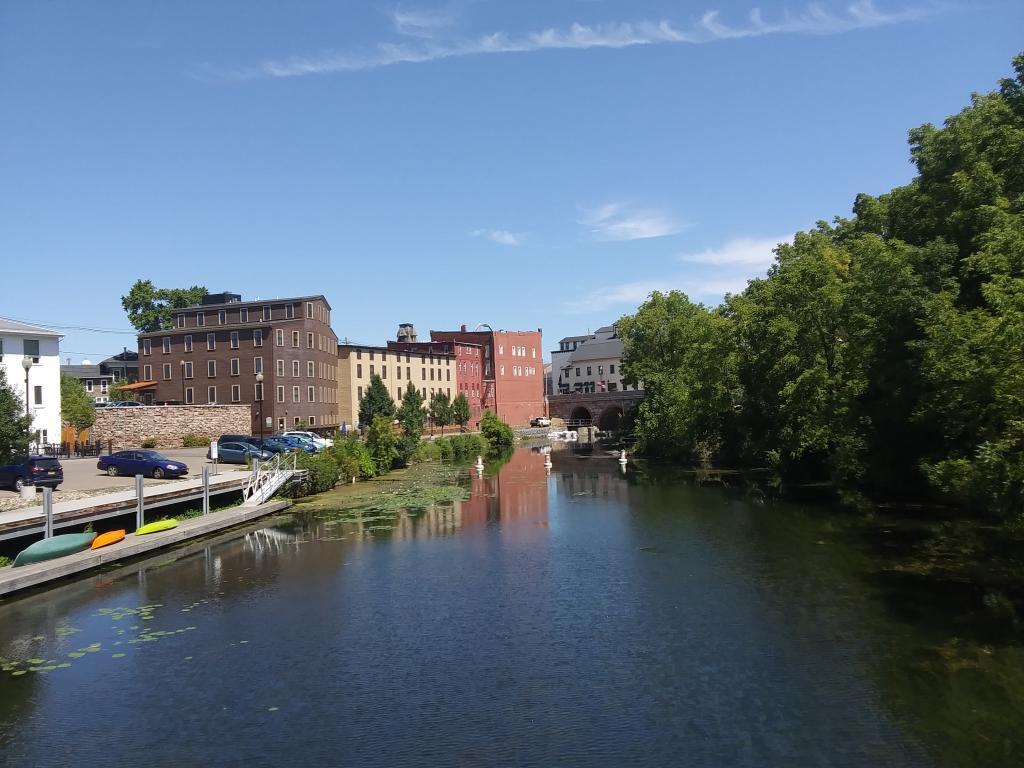 Photo: Kueka Outlet