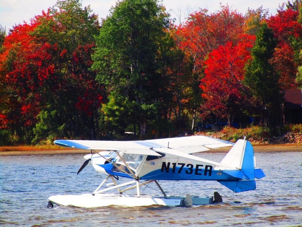 Photo: Float Plane Photo: Float Plane